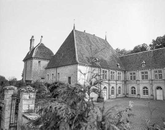 Vue depuis l'entrée. © Région Bourgogne-Franche-Comté, Inventaire du patrimoine