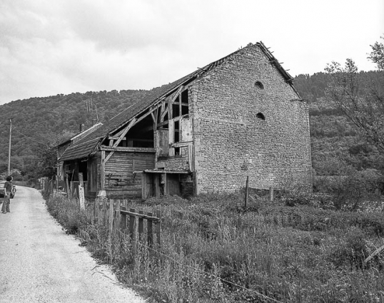 Vue d'ensemble de trois-quarts droit. © Région Bourgogne-Franche-Comté, Inventaire du patrimoine