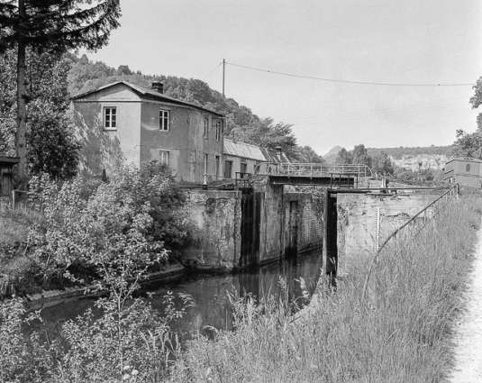 Maison d'éclusier et canal. © Région Bourgogne-Franche-Comté, Inventaire du patrimoine