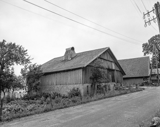 Façades postérieure et latérale gauche vues depuis la rue. © Région Bourgogne-Franche-Comté, Inventaire du patrimoine