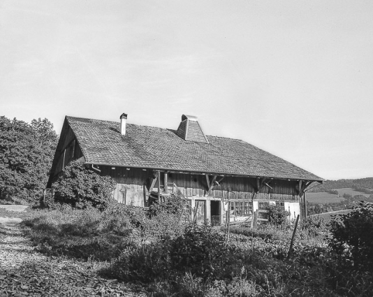 Ferme située au lieu-dit Les Pargots : façade latérale gauche. © Région Bourgogne-Franche-Comté, Inventaire du patrimoine