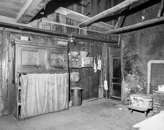 Intérieur : "tué" (partie droite de la maison). © Région Bourgogne-Franche-Comté, Inventaire du patrimoine