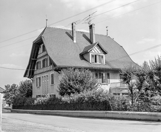 Façades postérieure et latérale droite. © Région Bourgogne-Franche-Comté, Inventaire du patrimoine
