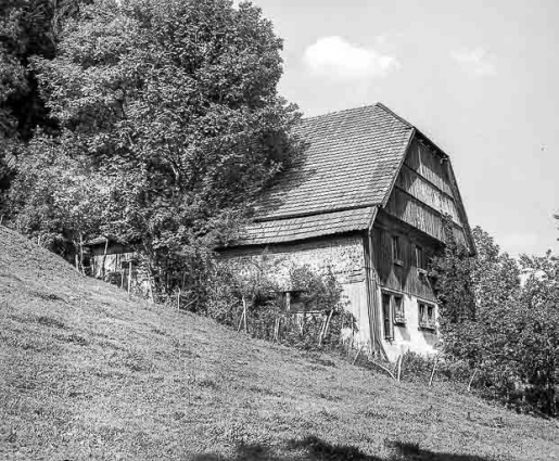 Façade antérieure, vue de trois quarts gauche. © Région Bourgogne-Franche-Comté, Inventaire du patrimoine
