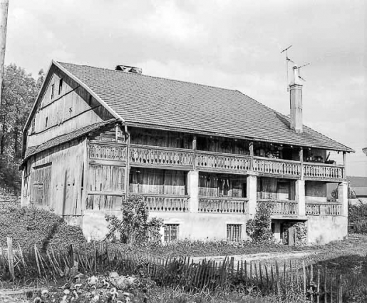 Façades postérieure et latérale gauche. © Région Bourgogne-Franche-Comté, Inventaire du patrimoine