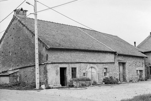 Ferme cadastrée B2 157 : façade sur rue. © Région Bourgogne-Franche-Comté, Inventaire du patrimoine