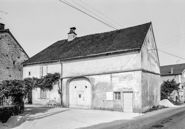 Ferme cadastrée A3 397 : façades antérieure et latérale droite. © Région Bourgogne-Franche-Comté, Inventaire du patrimoine