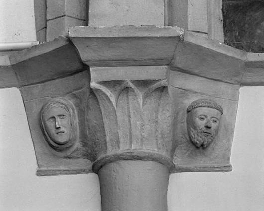 Intérieur : nef, 2e chapiteau droit. © Région Bourgogne-Franche-Comté, Inventaire du patrimoine