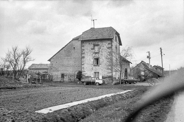 Face latérale. © Région Bourgogne-Franche-Comté, Inventaire du patrimoine