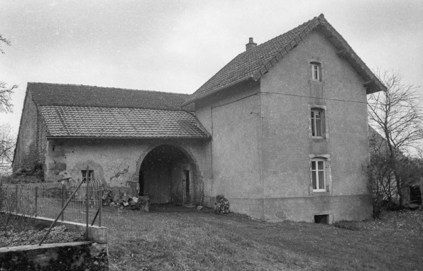 Face antérieure. © Région Bourgogne-Franche-Comté, Inventaire du patrimoine Face antérieure. © Région Bourgogne-Franche-Comté, Inventaire du patrimoine