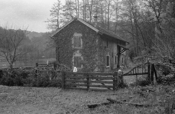 Ancien moulin, pignon. © Région Bourgogne-Franche-Comté, Inventaire du patrimoine Ancien moulin, pignon. © Région Bourgogne-Franche-Comté, Inventaire du patrimoine