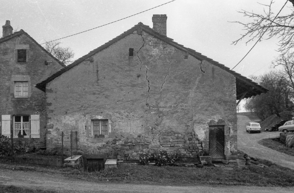 Façade latérale (pignon). © Région Bourgogne-Franche-Comté, Inventaire du patrimoine Façade latérale (pignon). © Région Bourgogne-Franche-Comté, Inventaire du patrimoine