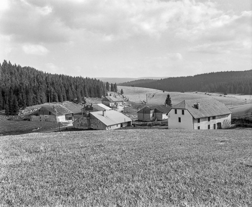 Vue d'ensemble du hameau. © Région Bourgogne-Franche-Comté, Inventaire du patrimoine