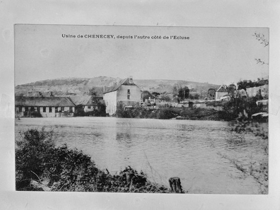 Vue de l'usine depuis l'autre côté de l'écluse. © Région Bourgogne-Franche-Comté, Inventaire du patrimoine