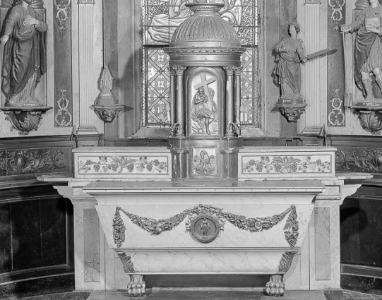 Maître-autel : l'autel. © Région Bourgogne-Franche-Comté, Inventaire du patrimoine