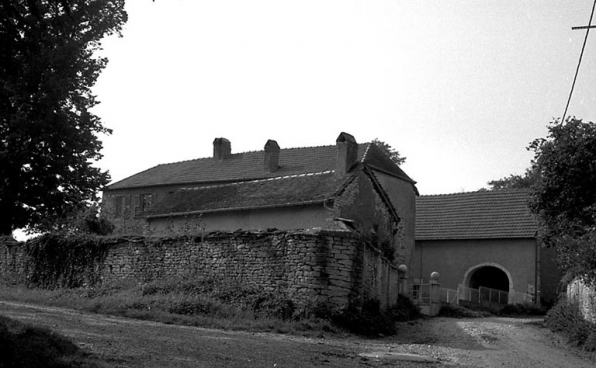 Vue d'ensemble des bâtiments. © Région Bourgogne-Franche-Comté, Inventaire du patrimoine