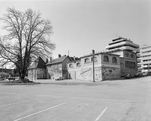 Angle Nord de la ville et ancien "château". © Région Bourgogne-Franche-Comté, Inventaire du patrimoine