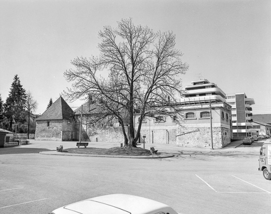 Angle Nord de la ville et ancien "château". © Région Bourgogne-Franche-Comté, Inventaire du patrimoine