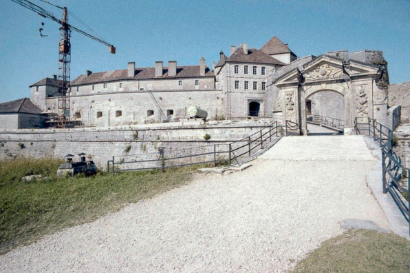 Enceinte Vauban et casemates. © Région Bourgogne-Franche-Comté, Inventaire du patrimoine