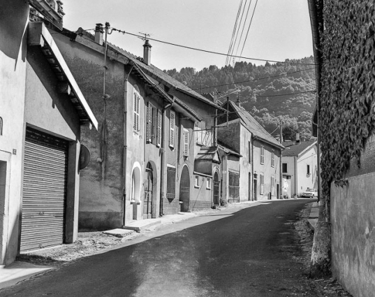 Maisons de la rue Haute : façades sur rue. © Région Bourgogne-Franche-Comté, Inventaire du patrimoine