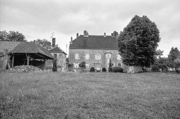 Vue du château. © Région Bourgogne-Franche-Comté, Inventaire du patrimoine