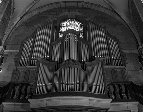 Vue générale de face en contre-plongée. © Région Bourgogne-Franche-Comté, Inventaire du patrimoine
