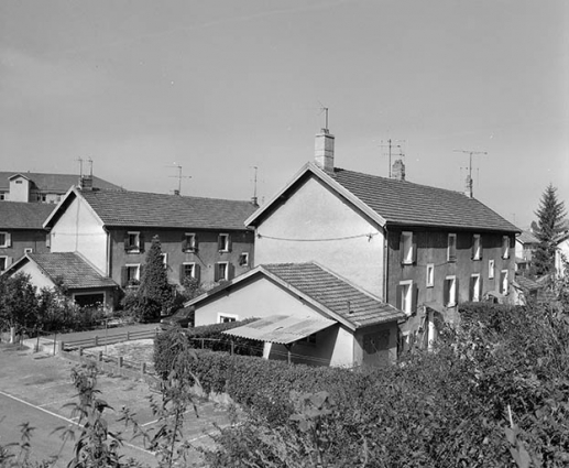 Vue de trois quarts gauche rapprochée depuis la rue des Usines. © Région Bourgogne-Franche-Comté, Inventaire du patrimoine