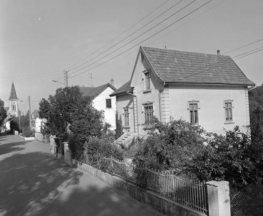 Vue d'ensemble depuis la rue. © Région Bourgogne-Franche-Comté, Inventaire du patrimoine