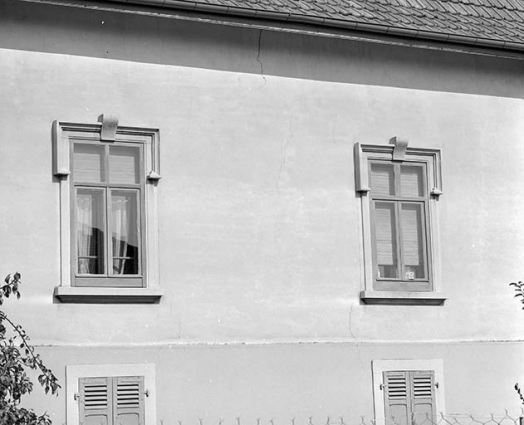 Détail des fenêtres. © Région Bourgogne-Franche-Comté, Inventaire du patrimoine