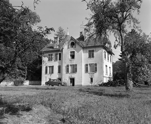 Façade postérieure, de trois quarts droit. © Région Bourgogne-Franche-Comté, Inventaire du patrimoine