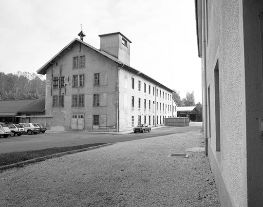 Construction à droite de l'entrée, angle nord-ouest. © Région Bourgogne-Franche-Comté, Inventaire du patrimoine