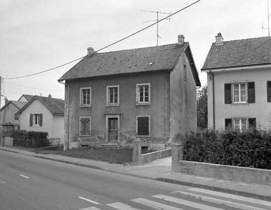 Façade antérieure, vue de trois quarts droit. © Région Bourgogne-Franche-Comté, Inventaire du patrimoine