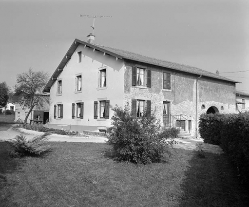 Façade antérieure et élévation du logis. © Région Bourgogne-Franche-Comté, Inventaire du patrimoine