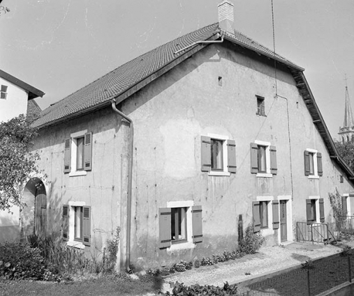 Façade antérieure et façade latérale gauche. © Région Bourgogne-Franche-Comté, Inventaire du patrimoine