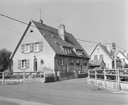 AI 337 ; vue de trois quarts. © Région Bourgogne-Franche-Comté, Inventaire du patrimoine