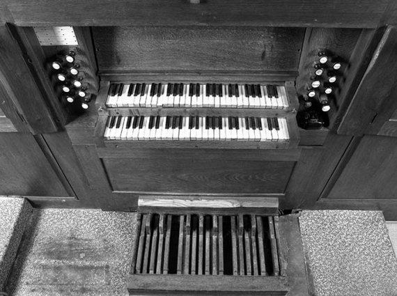 Console et pédalier vus en plongée. © Région Bourgogne-Franche-Comté, Inventaire du patrimoine