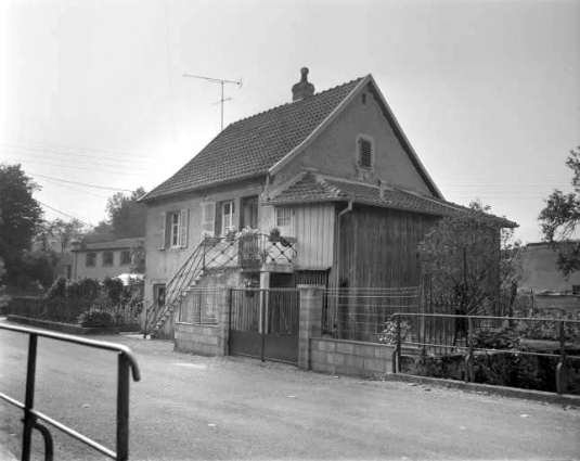 Vue de trois quarts droit. © Région Bourgogne-Franche-Comté, Inventaire du Patrimoine
