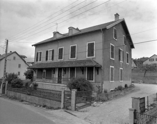 Vue de trois quarts droit. © Région Bourgogne-Franche-Comté, Inventaire du Patrimoine