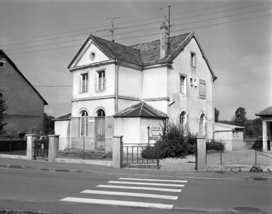 Vue de trois quarts droit. © Région Bourgogne-Franche-Comté, Inventaire du Patrimoine