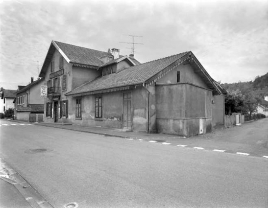 Vue de situation, trois quart droit. © Région Bourgogne-Franche-Comté, Inventaire du Patrimoine