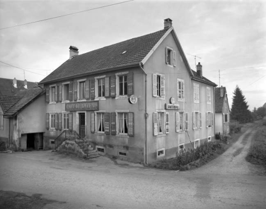 Vue de trois quarts droit. © Région Bourgogne-Franche-Comté, Inventaire du Patrimoine