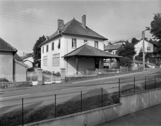 Façades postérieure et latérale gauche. © Région Bourgogne-Franche-Comté, Inventaire du Patrimoine