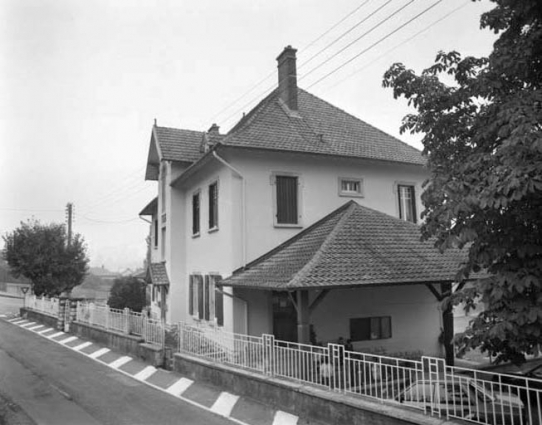 Vue de trois quarts droit. © Région Bourgogne-Franche-Comté, Inventaire du Patrimoine