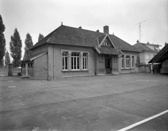 Annexe : vue de trois quarts gauche. © Région Bourgogne-Franche-Comté, Inventaire du Patrimoine
