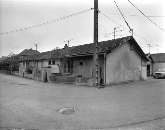 Maisons : façades sur rue. © Région Bourgogne-Franche-Comté, Inventaire du Patrimoine