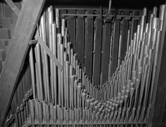 Tuyauterie du récit, vue générale de face. © Région Bourgogne-Franche-Comté, Inventaire du patrimoine