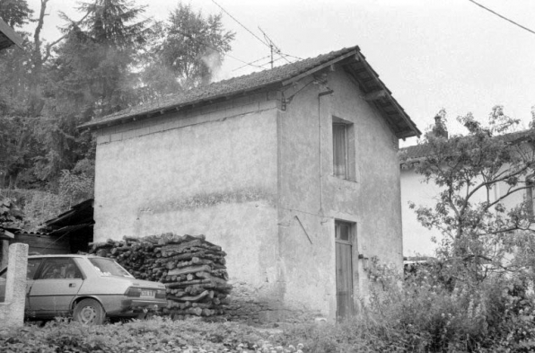 Maison n° 36, rue de Salans vue de trois quarts gauche. © Région Bourgogne-Franche-Comté, Inventaire du patrimoine