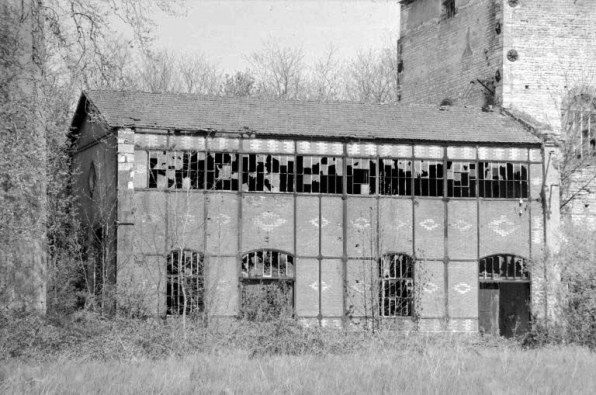 Forge Neuve. Centrale électrique : façade antérieure de la salle des machines (J). © Région Bourgogne-Franche-Comté, Inventaire du patrimoine