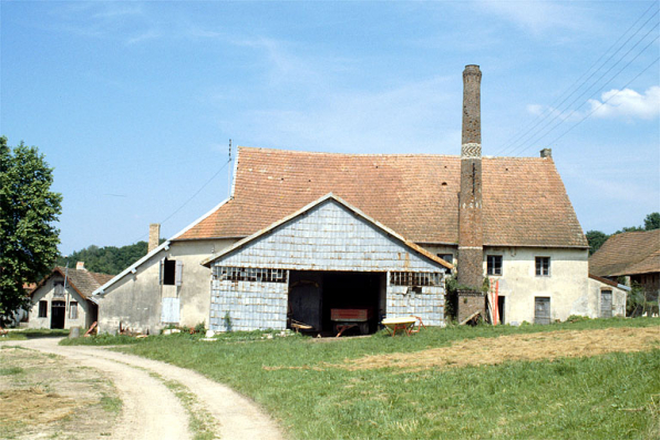 Parties agricoles (G) et cheminée d'usine (H). © Région Bourgogne-Franche-Comté, Inventaire du patrimoine