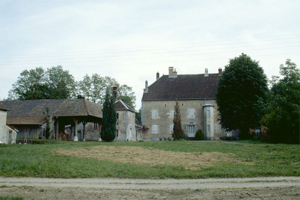 Magasin industriel et logement patronal. © Région Bourgogne-Franche-Comté, Inventaire du patrimoine